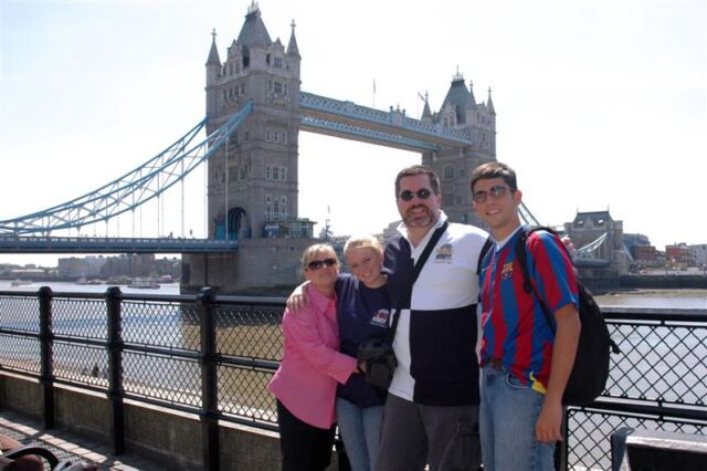 The Balettie Bunch with Tower Bridge