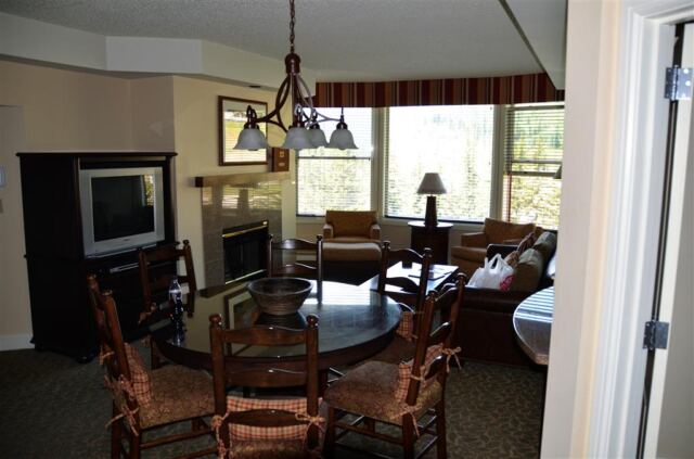 Vail Marriott Resort dining room
