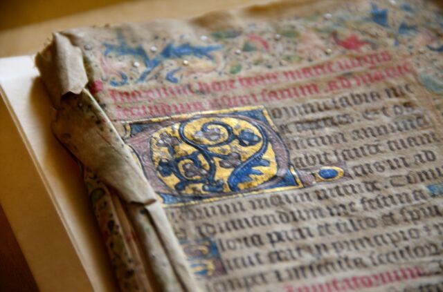 hand-decorated-shakespeare-era-text-2