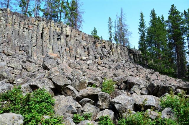 Sheepeater Cliff (2)