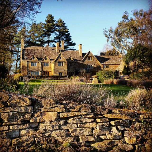 Charingworth - stone wall (instagram)