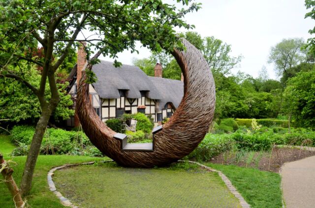 anne-hathaway-s-cottage-willow-loop-1