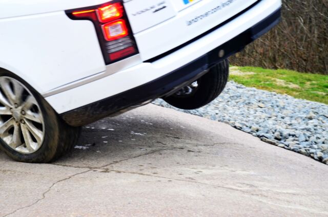Range Rover - steep corner obstacle course (2)