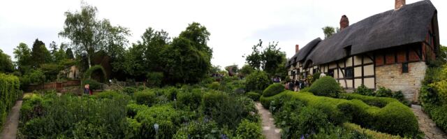 Anne Hathaway's Cottage - panorama 2