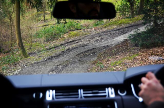 Andrew - offroad behind the wheel of the Range Rover (6)