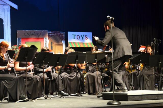 conducting-the-fhs-wind-ensemble