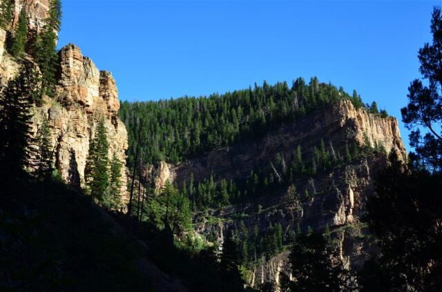 Cliffs along the trail (10)