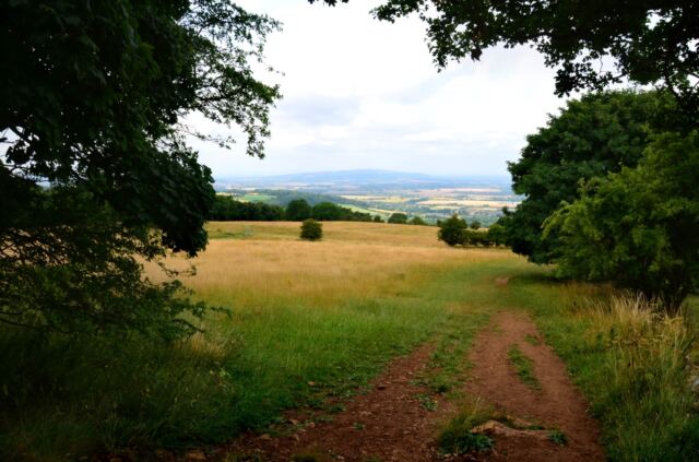 Broadway Tower - Cotswold Way scenery (04)
