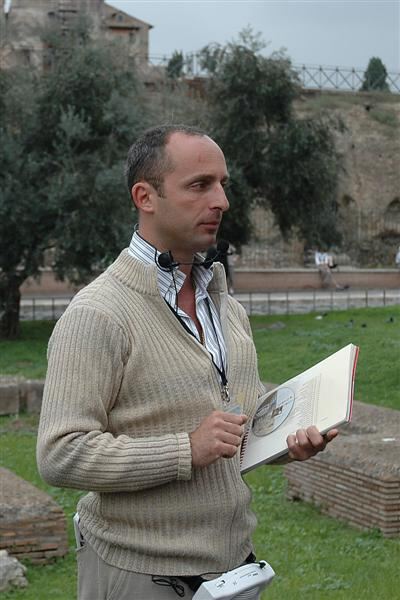 Colosseum tour guide