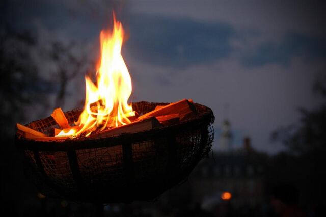 Grand Illumination streetlight fire