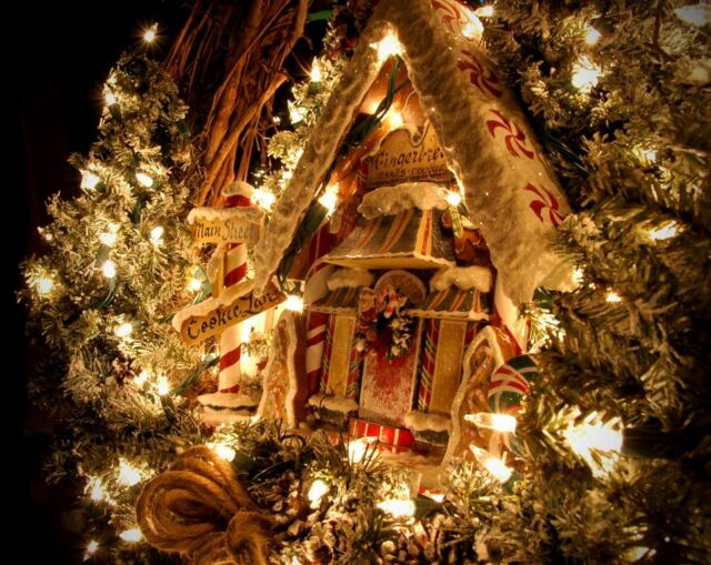 christmas-wreath-closeup