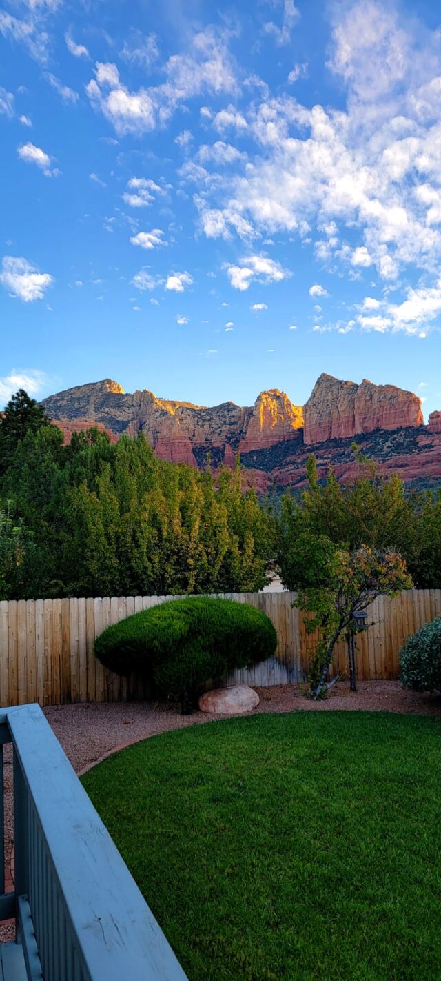 Sunrise on the rocks (02)