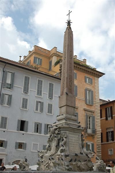 Pantheon obelisk