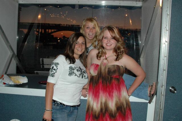 mel-hannah-and-cassie