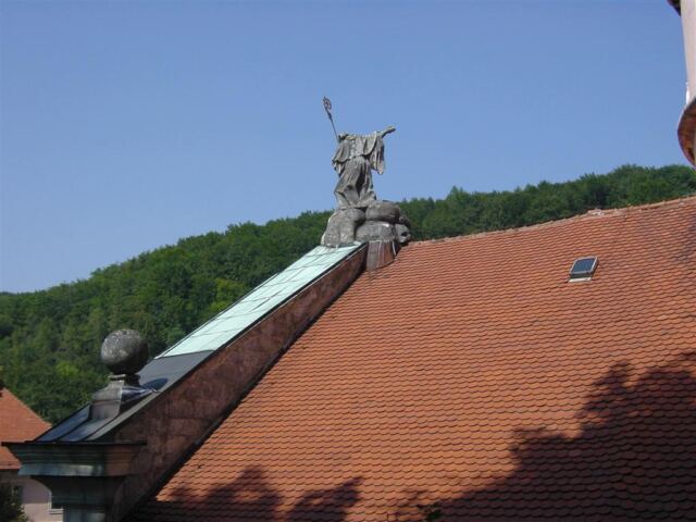 statue-on-roof-of-monastery