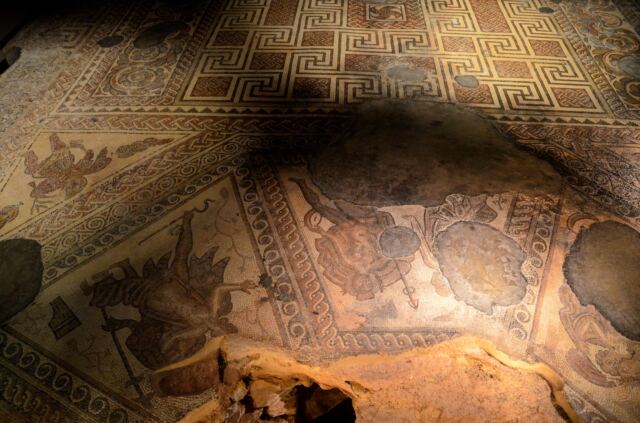 Chedworth Roman Villa - grand dining room (1)