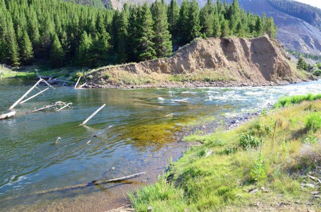 Rushing water as Earthquake Lake slowly drains (6)