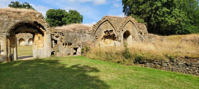 Hailes Abbey ruins (33)