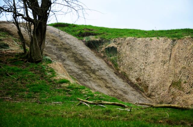 Steep downhill (2)