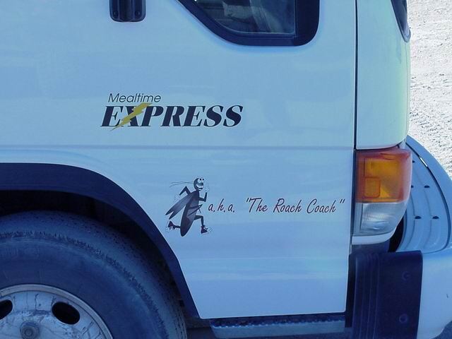 lunchtime-at-the-roach-coach