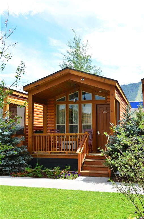 Rustic Inn - exterior shots (3)