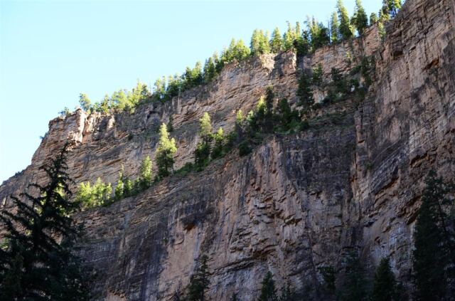 Cliffs along the trail (5)