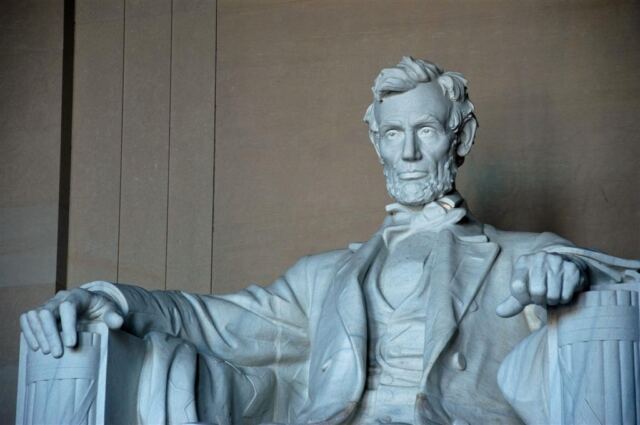 Lincoln Memorial interior (1)