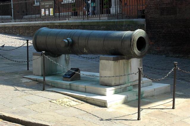 Tower of London - cannon