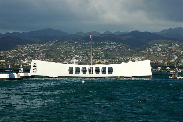 Arizona Memorial from Missouri dock