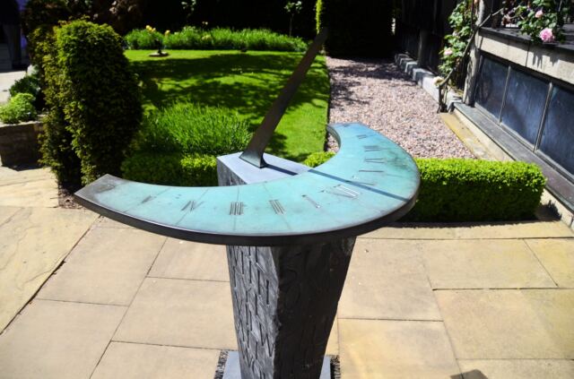 birthplace-sundial-accurate-