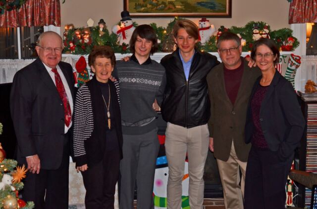 Christmas-Eve-2015-Paul-Geri-Matt-Nick-Steve-and-Patti