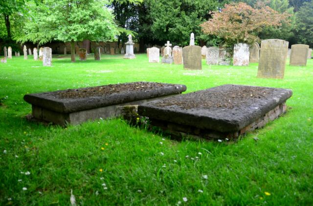 holy-trinity-church-stratford-upon-avon-exterior-5