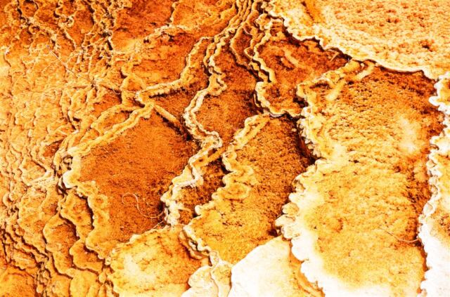 More terraced formations under clear boiling water