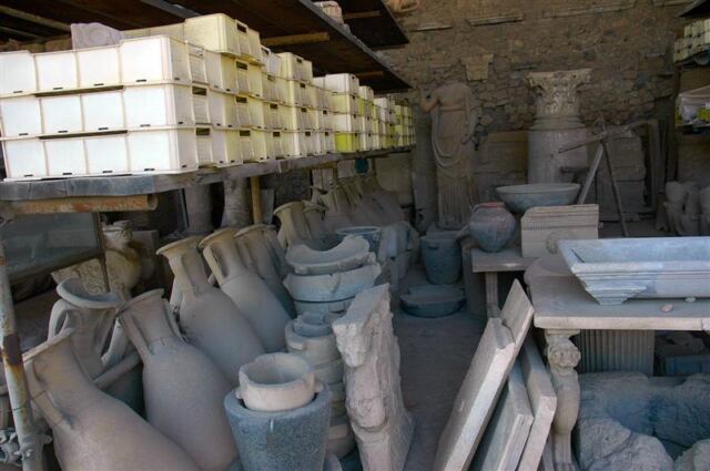 Pompeii ruins storehouse (2)