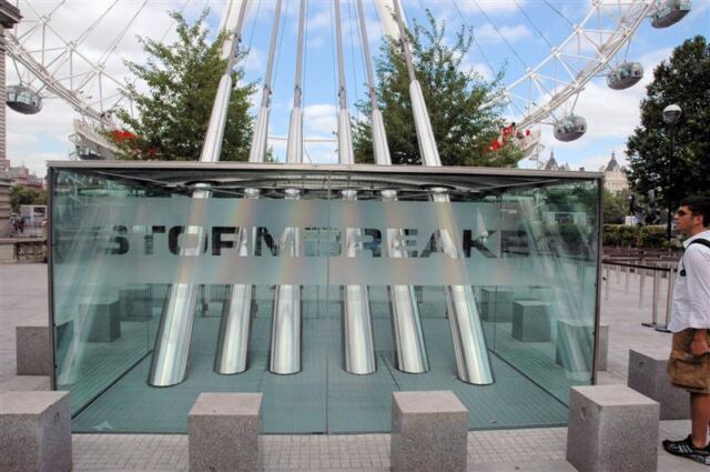 London Eye - base cables (1)