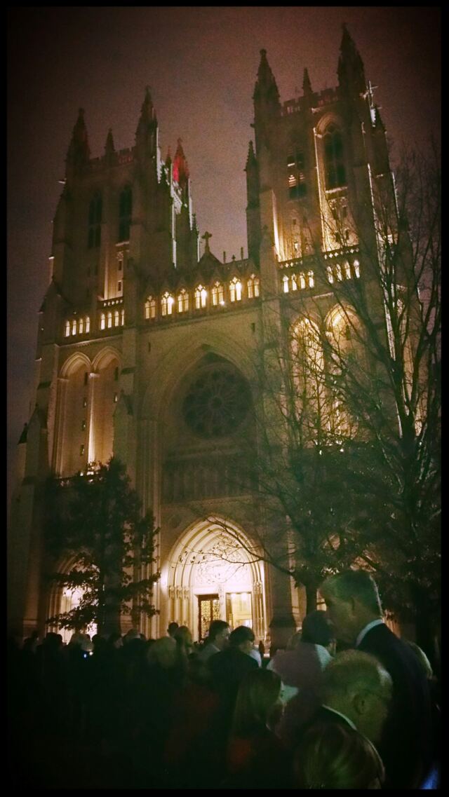 National-Cathedral-waiting-in-line