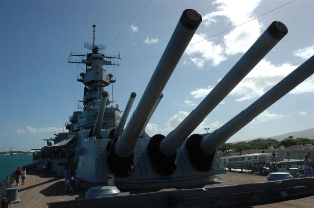 Missouri main guns