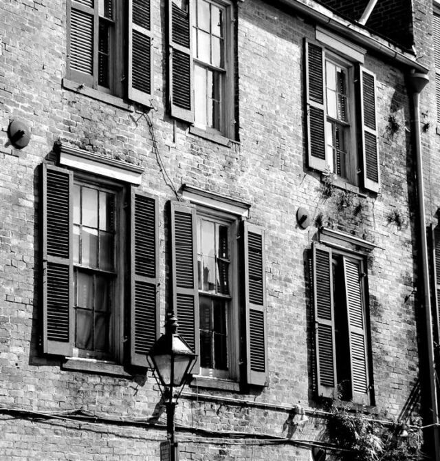 Old Nawlins building