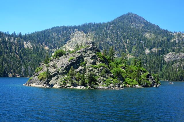 Fannette Island - Emerald Bay 03