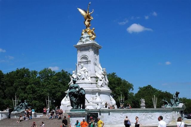 Victoria Monument