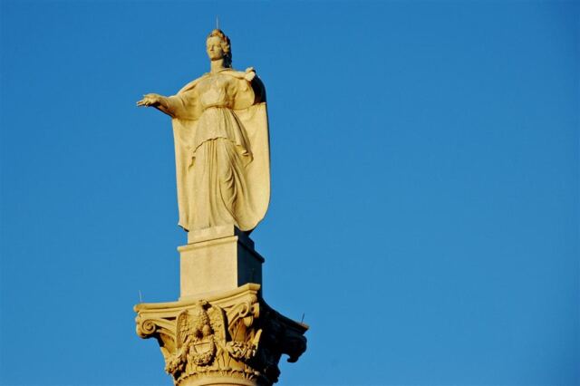 Yorktown Battlefield Victory monument (details)