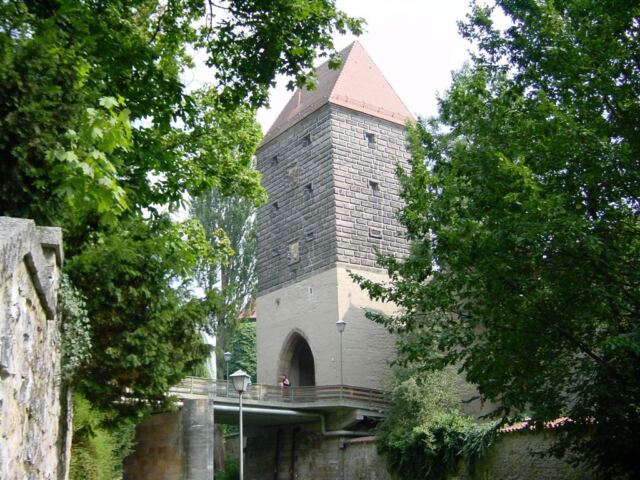 another-city-wall-entrance