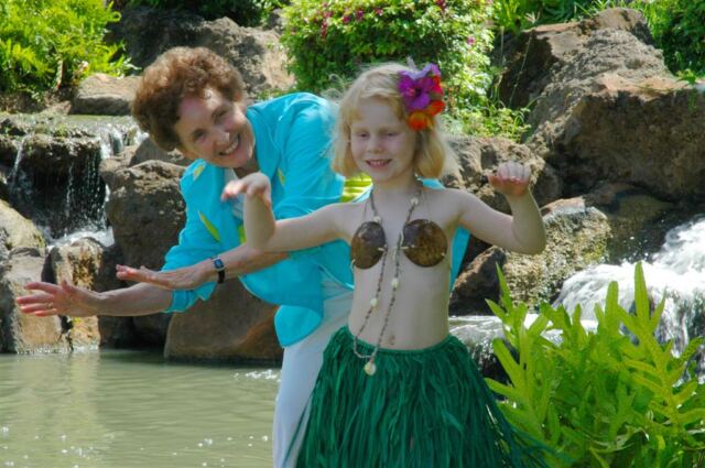 Geri and Kiersten hula