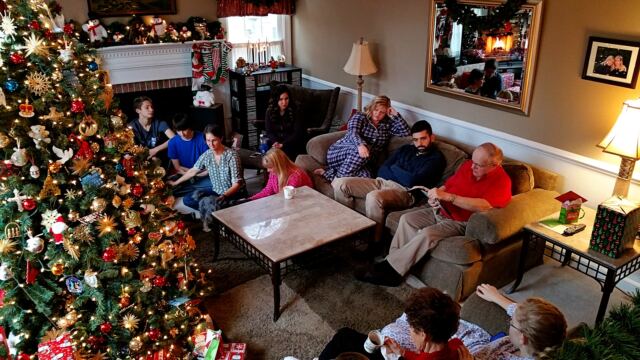 Paul-reads-The-Christmas-Story