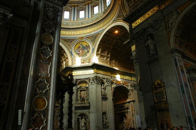 Interior of St. Peter's Basilica (6)