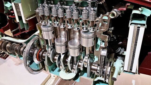 Engine cross section