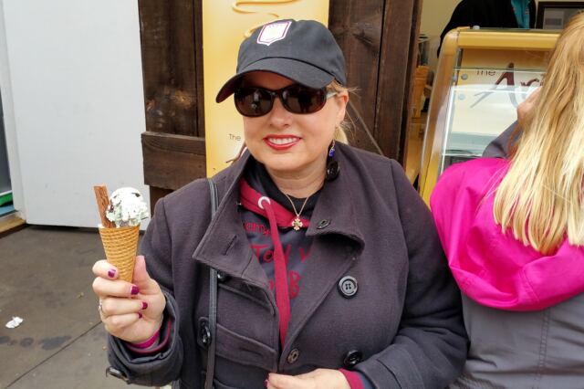 warwick-castle-kathy-ice-cream-and-flake