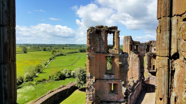 Kenilworth Castle - ruins and Grand Mere