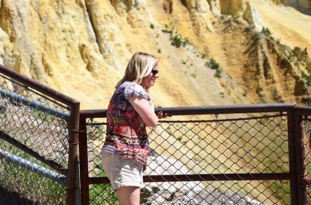 Kathy gets her first unsure look over the edge