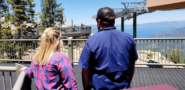 Melanie and Jarrett - Heavenly gondolas 01